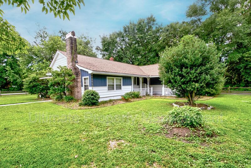 4620 Greenway Avenue