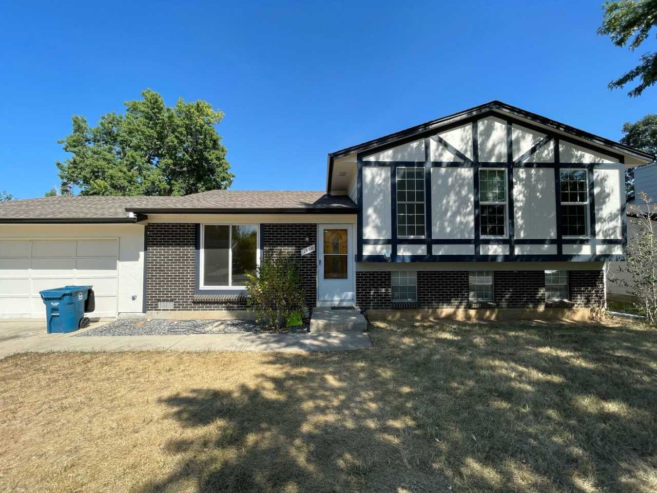 Terrific 4 bedroom, 2 bath Louisville Home -***Sign a lease by September 15 and get your first month’s rent FREE!***