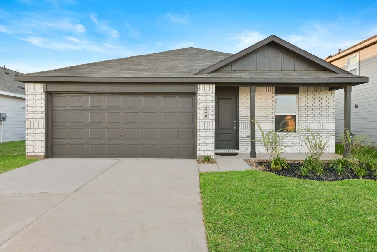 Stylish 4 Bedroom Home in Magnolia Ridge Community