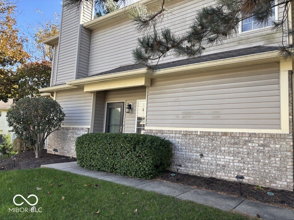 1012 Grovewood Drive