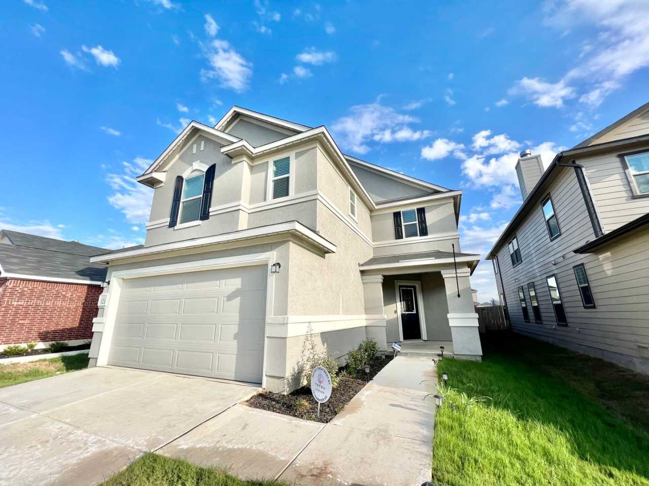 **APPLICATION RECEIVED** Beautiful 2-Story Home In New Braunfels Tx!