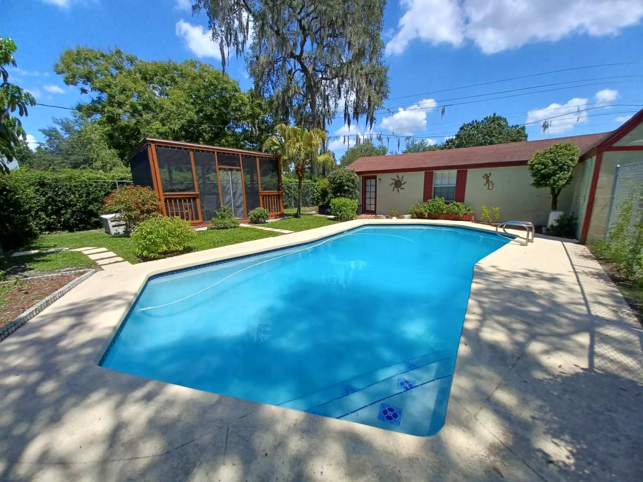 10111 North Edison Avenue