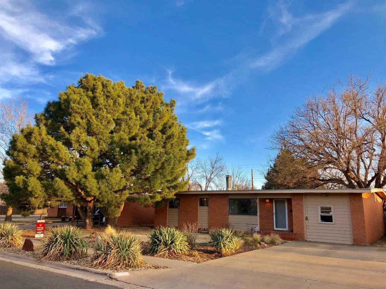 Flexible 4-Bedroom (or 3-Bedroom + Bonus Room) Home with Spacious Backyard!