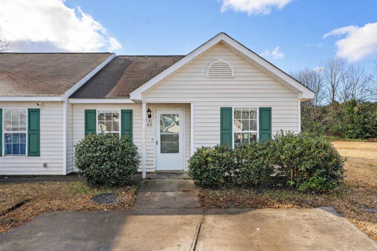 Updated 3 Bedroom 2 Bathroom close to Downtown Raleigh! Available NOW