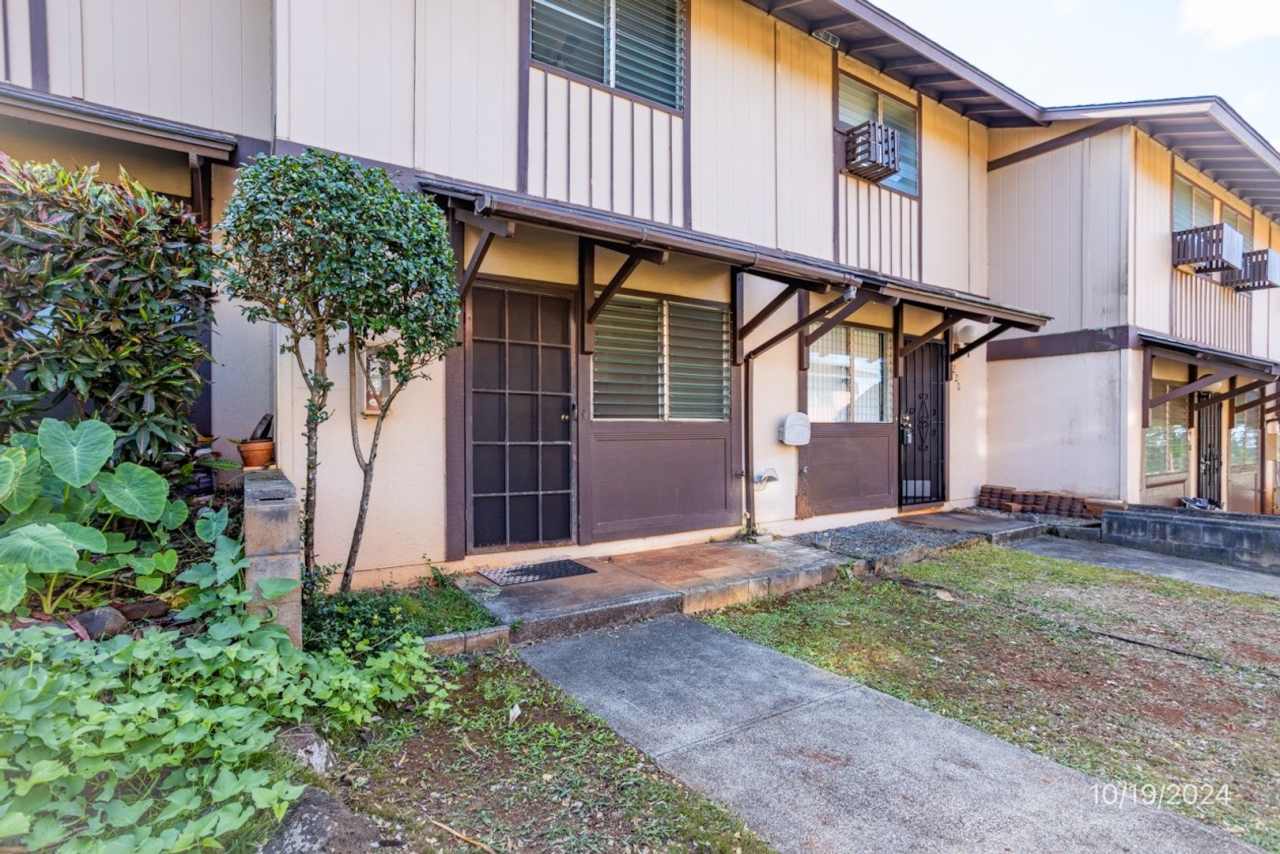 $2,6700 / 2 Bed 1.5 Bath IN MILILANI (WATER INCLUDED)
