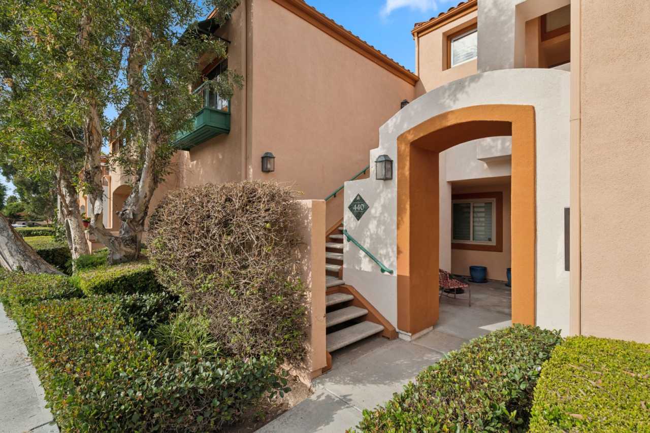 Villa Point Upper Unit with Loft and Golf Course Views