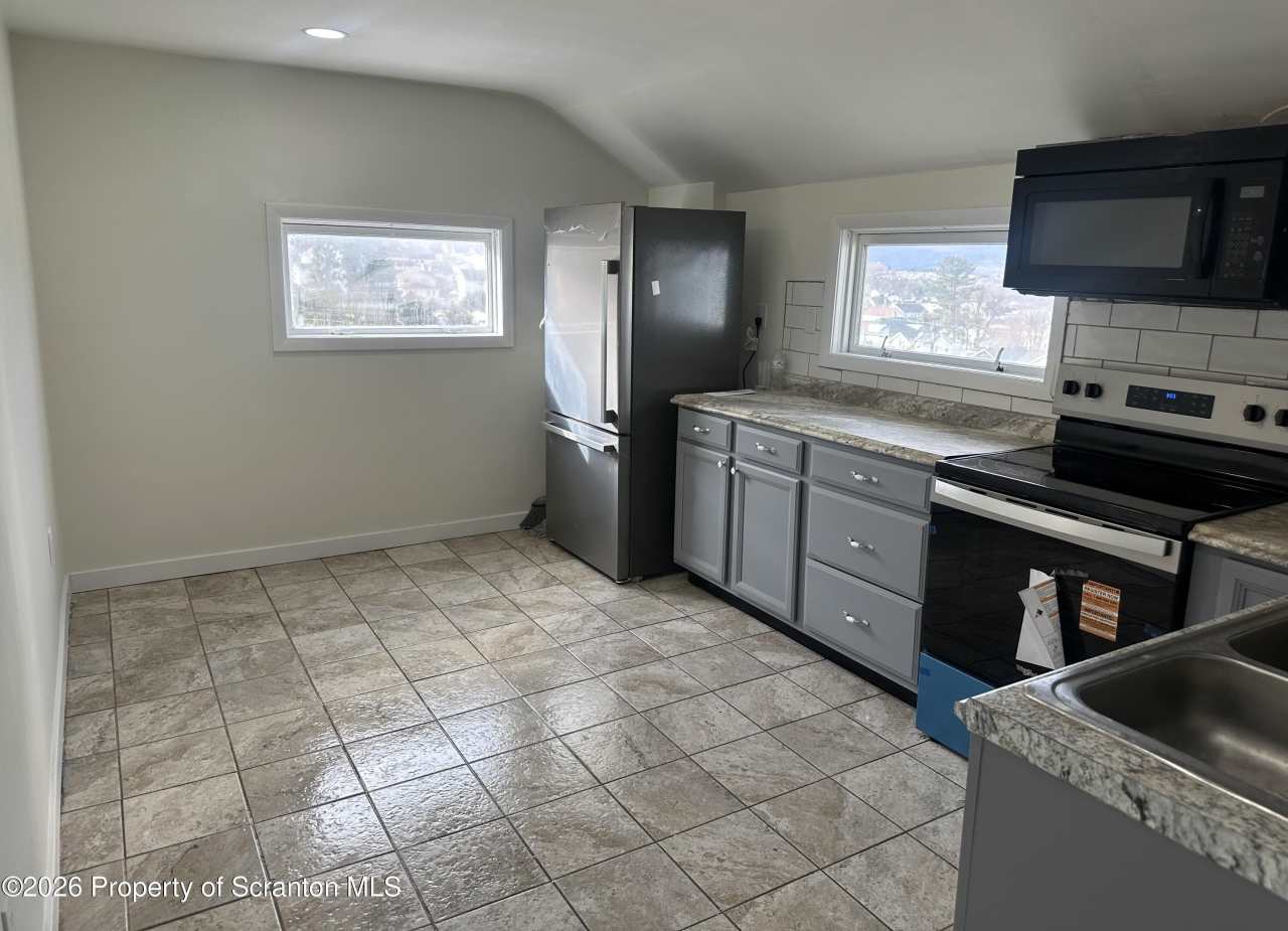 638 Pear Street unit: 2