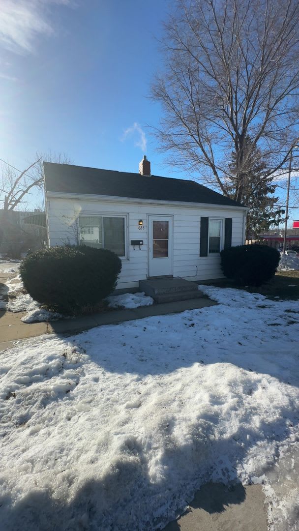 COMING SOON-2 Bedroom 1 Bathroom Home-1655 32nd St NE