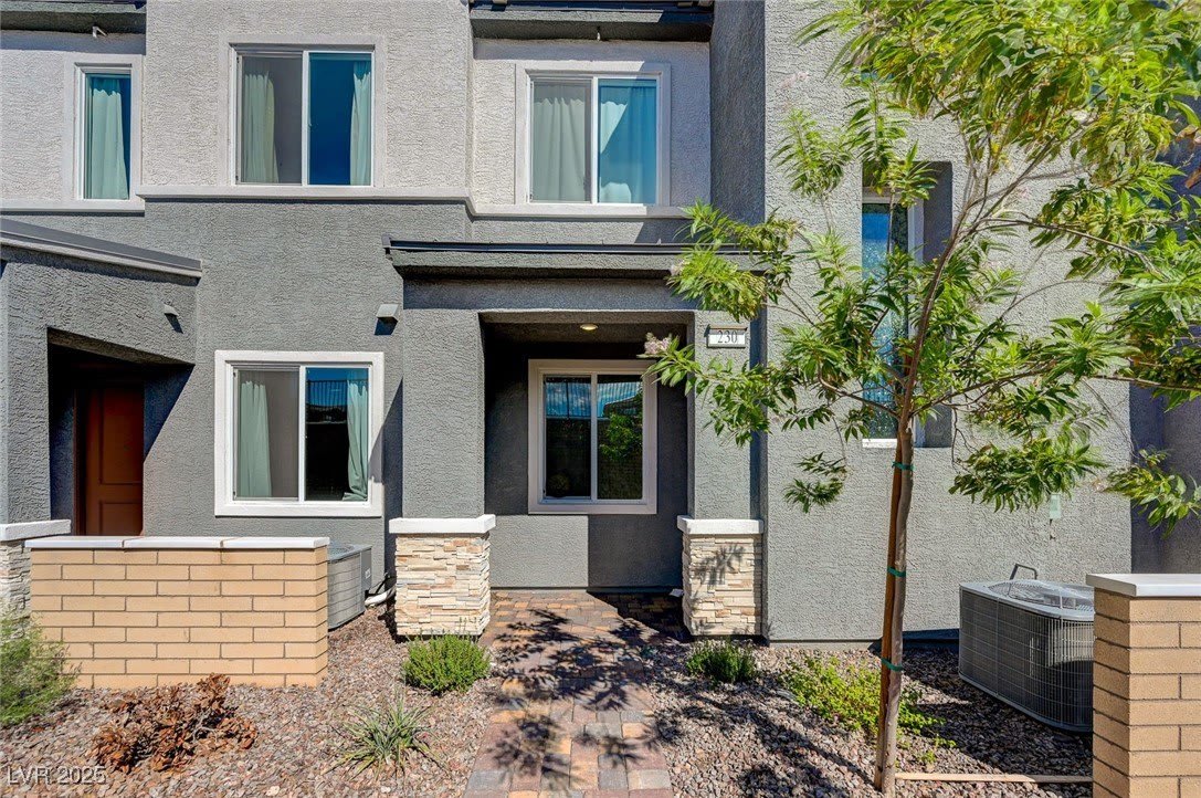 230 Freeport View Place