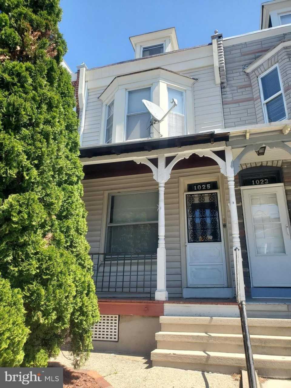 1025 MULBERRY STREET