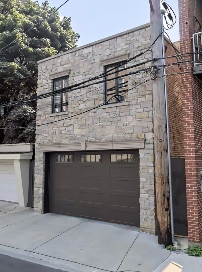 1920 N Lincoln Park W