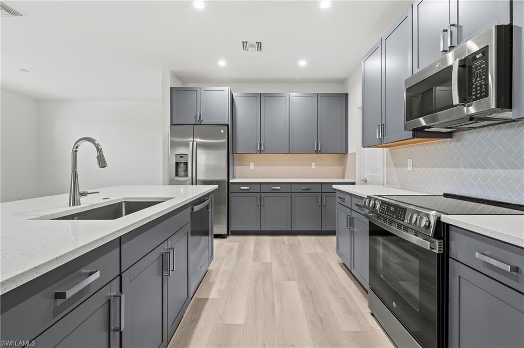 13000 Georges Cay