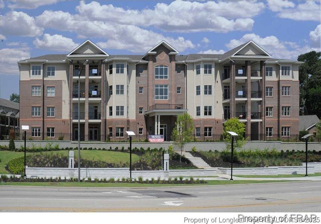 220 Hugh Shelton #201 Loop