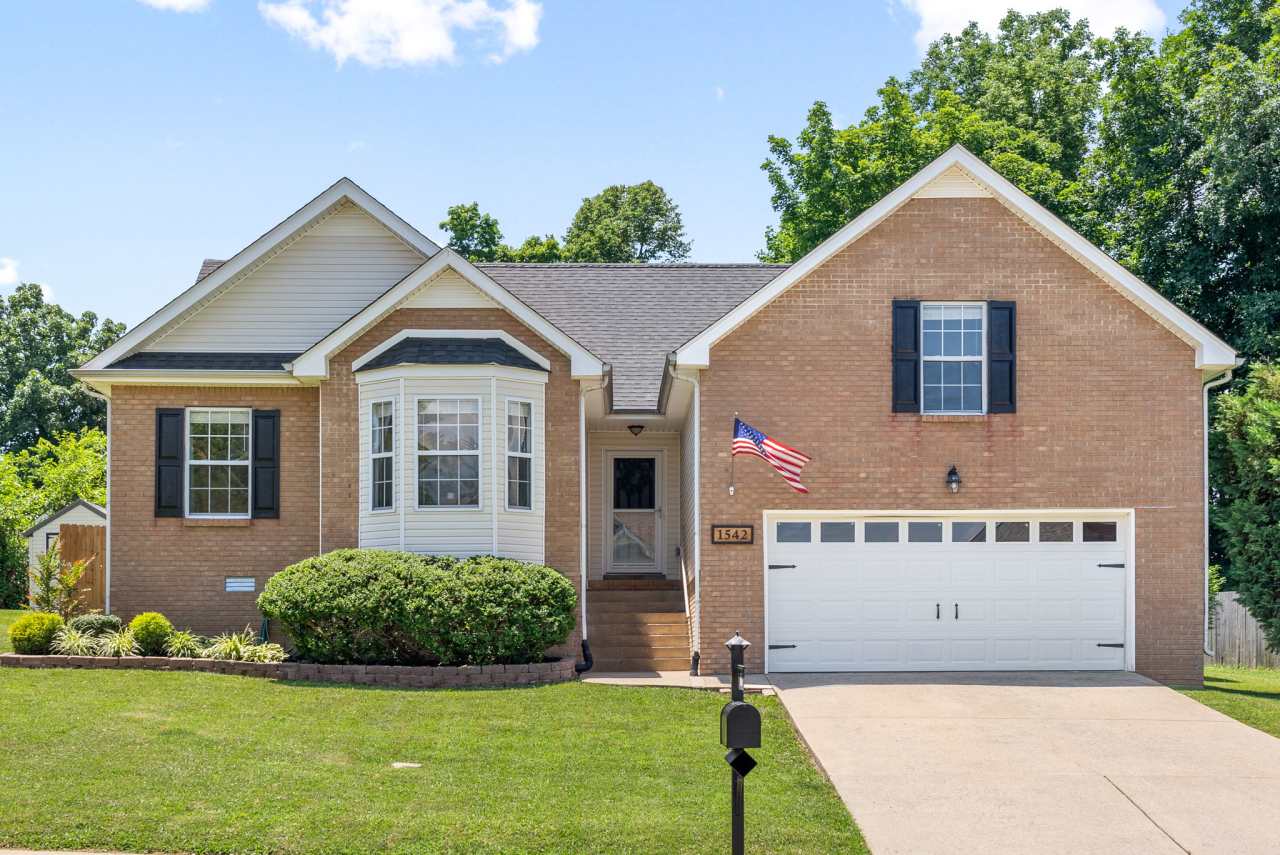 1542 Autumn Drive