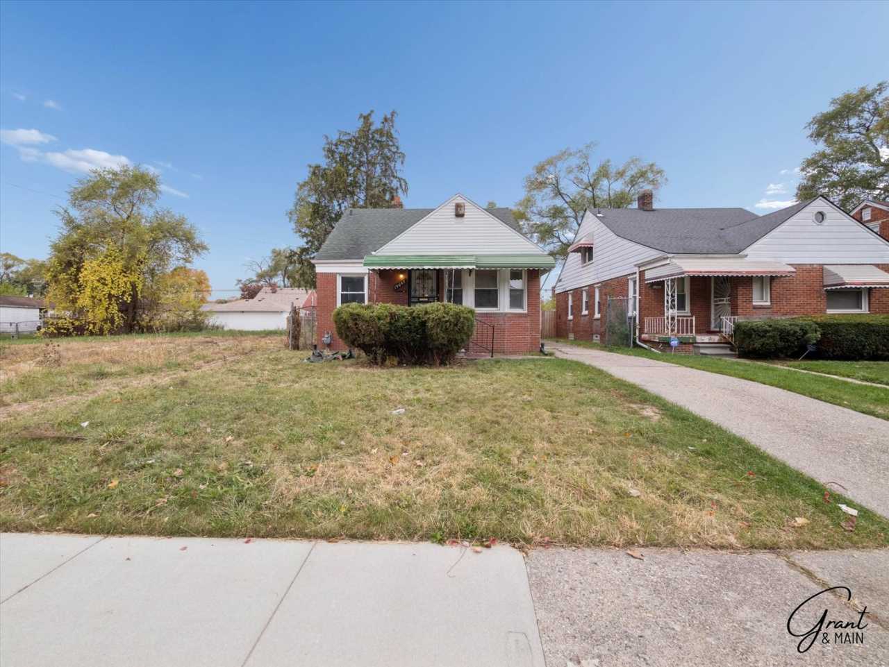 3 bedroom 1.5 bath bungalow - $1200