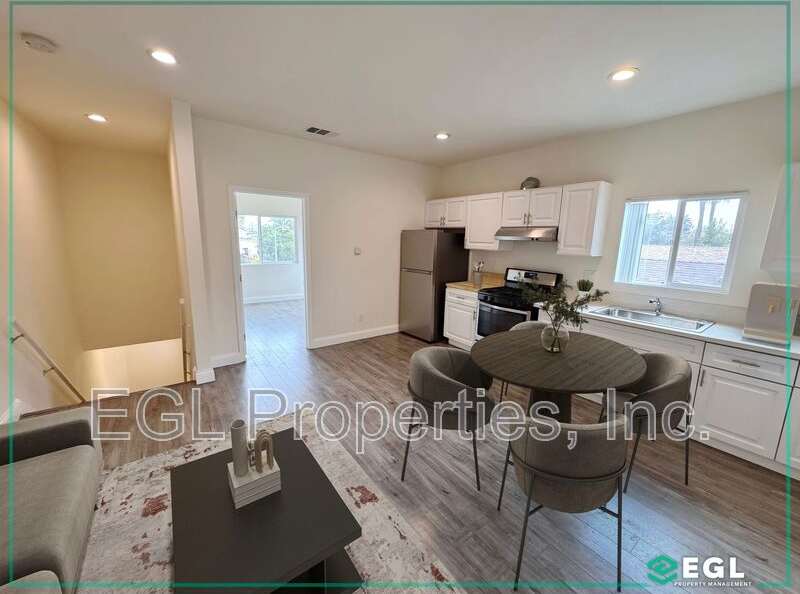 4503 1/2 S. Gramercy Place