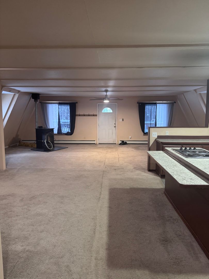 4 bedroom / 2 bath Home in North Pole!