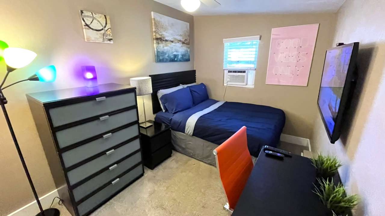 356 Jefferson Street - #1 Room 3