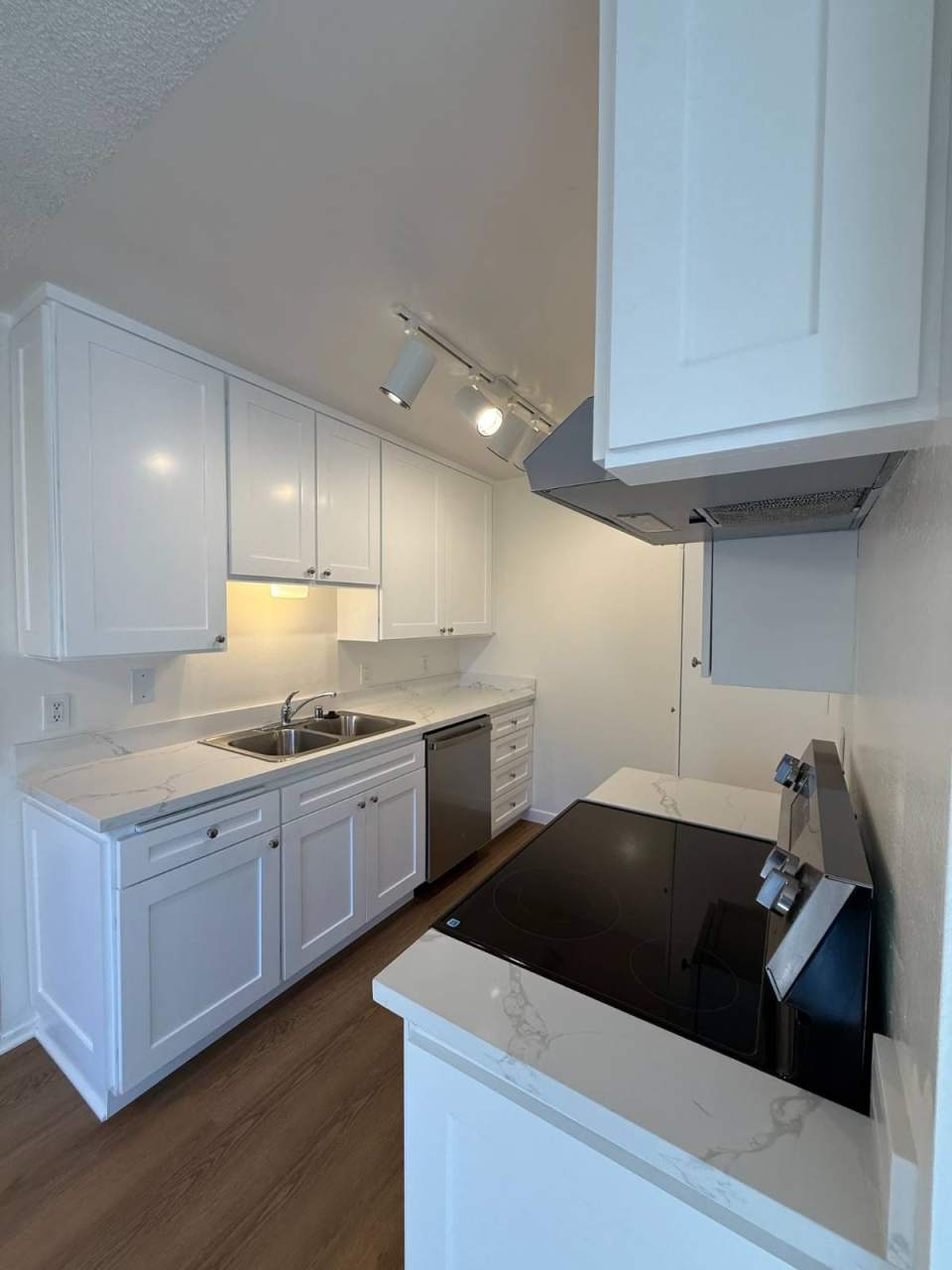 117 W Avenida De Los Arboles