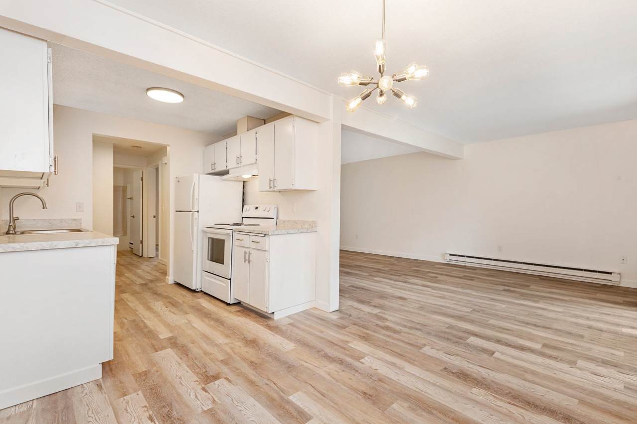 1st MONTH FREE Willowbrook Apartments