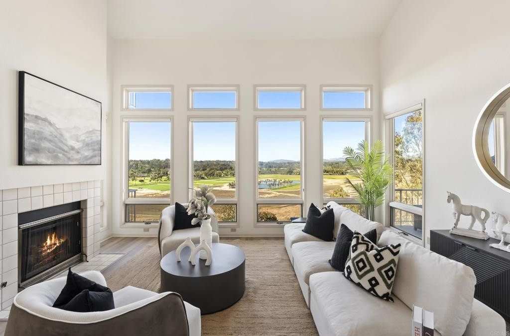 5302 Caminito Providencia