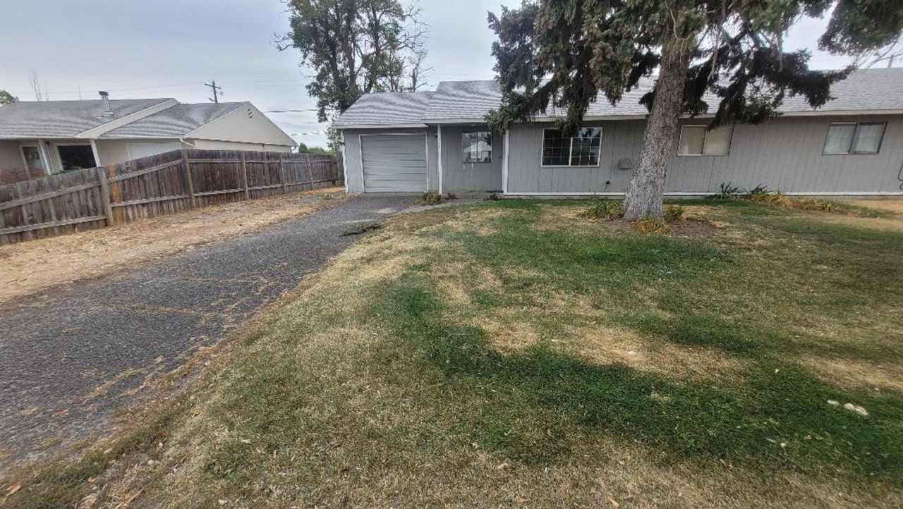 2 bedroom 1 bath with 1 car garage