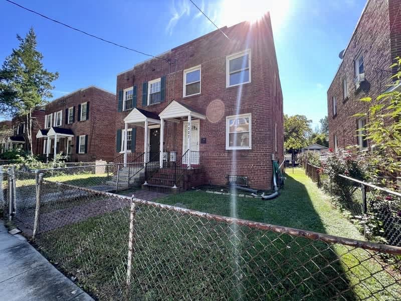 3327 Dubois Place Southeast