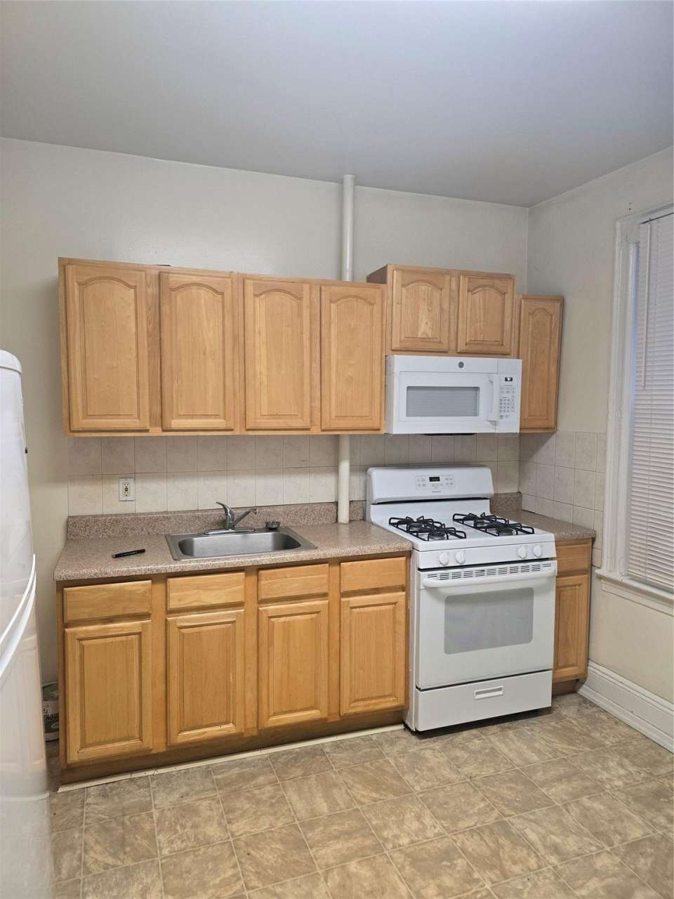 84-16 JAMAICA Avenue