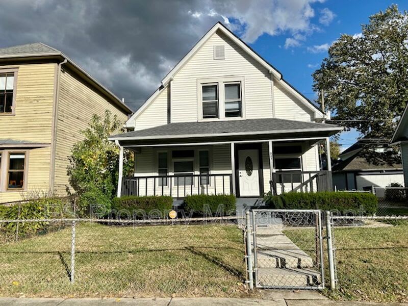921 Tecumseh St