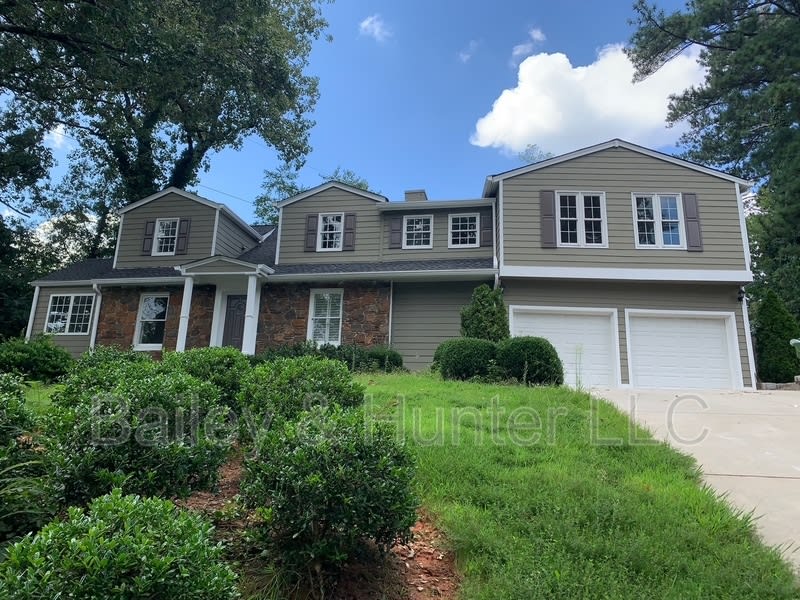 610 Darlington Road NE