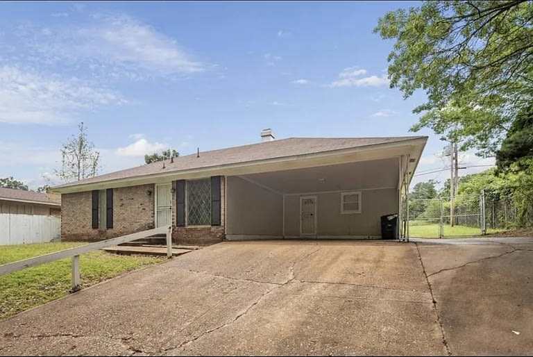 2939 Mountain Terrace Street