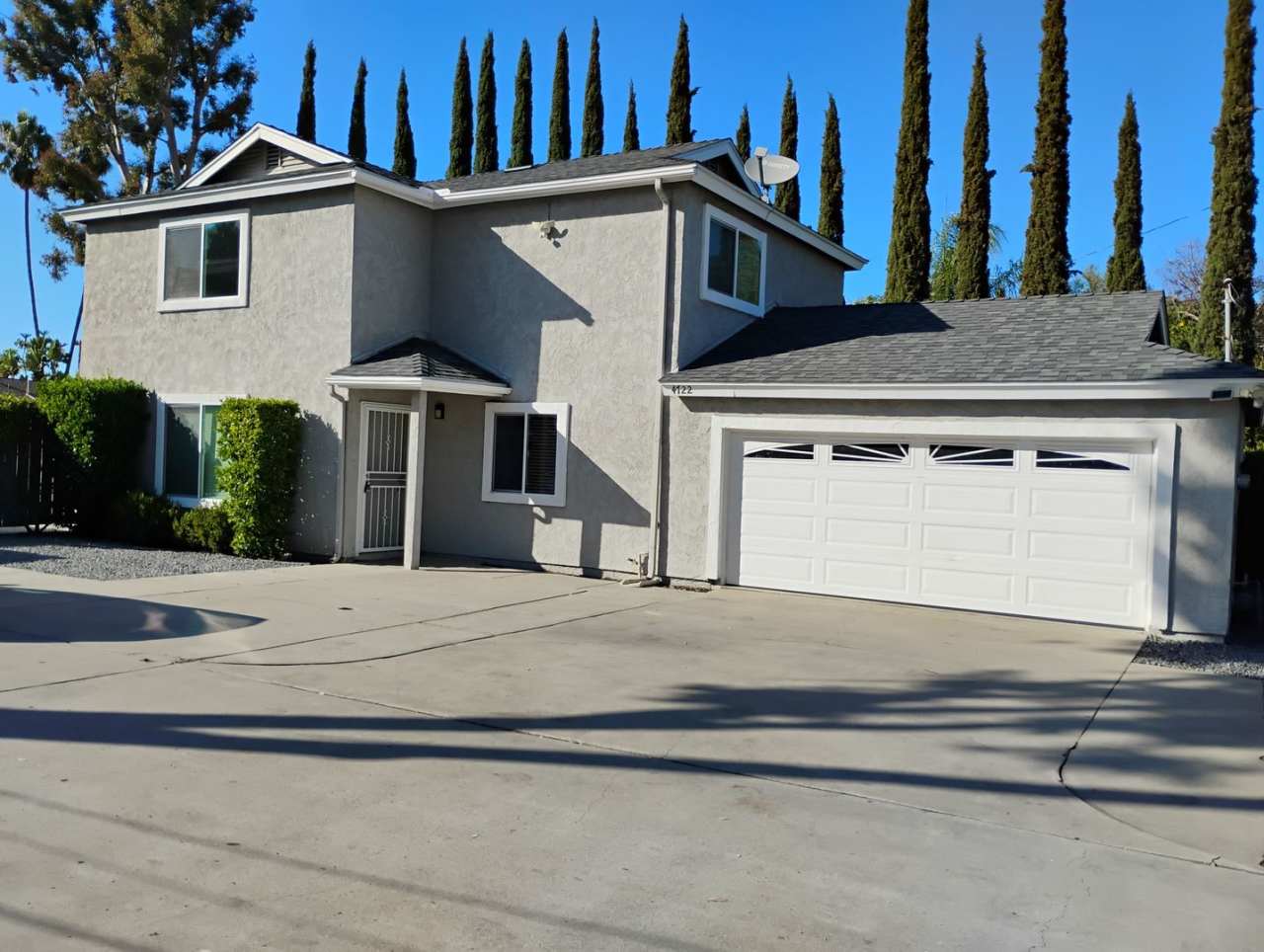 Like new 4 BR/3 Full Baths