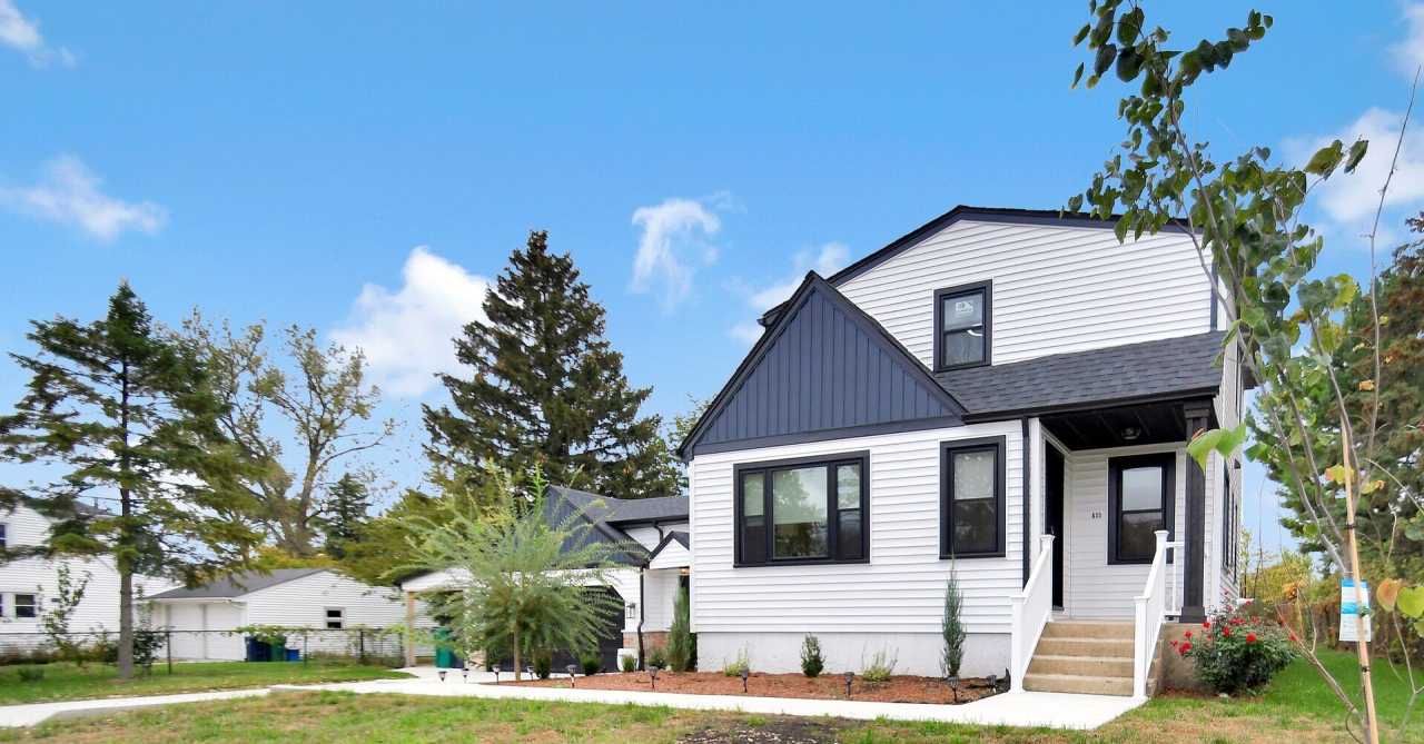 635 E Prairie Avenue