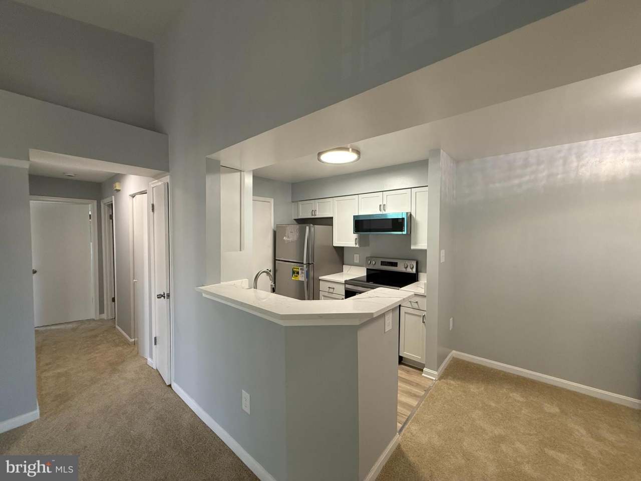 6921 VICTORIA Drive unit: I