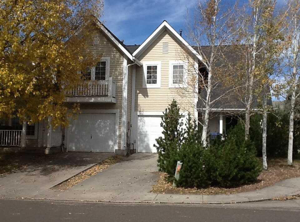 3 BEDROOM, 2 BATHROOM TOWNHOME WITH A 1 CAR ATTACHED GARAGE