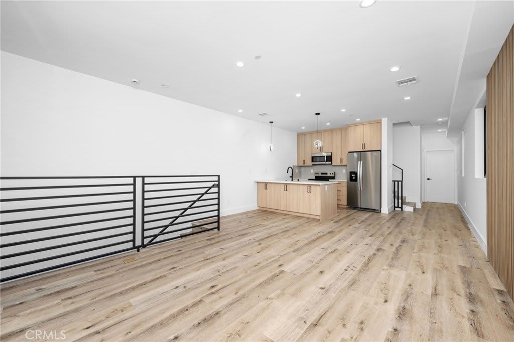 14523 Weddington Street