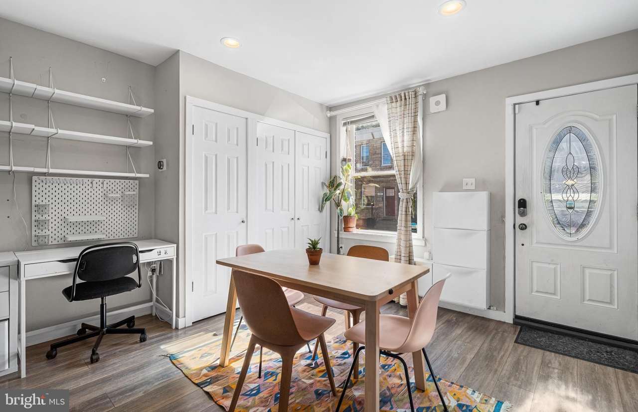 1837 E ALBERT Street