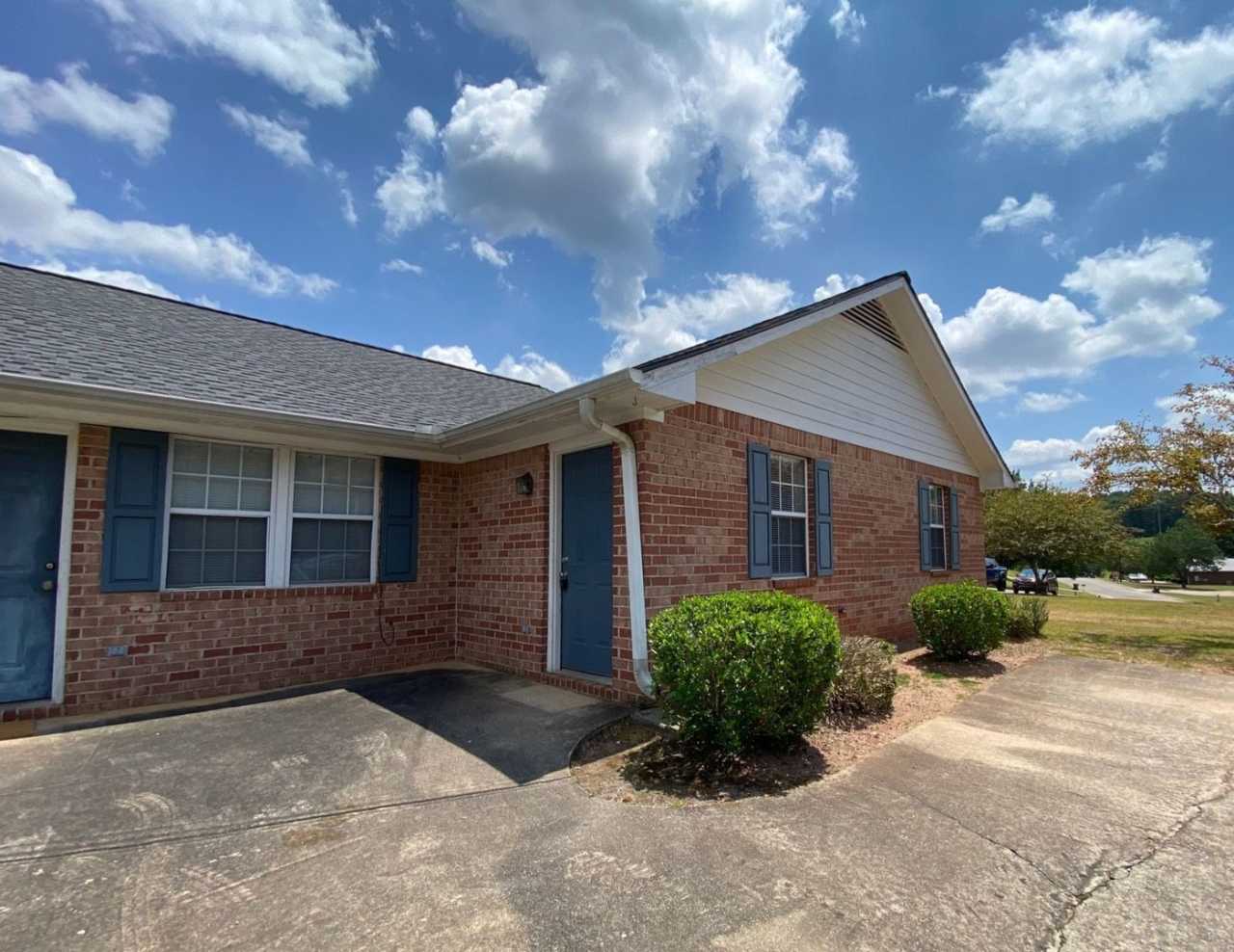 PRE LEASING AUGUST 2026!