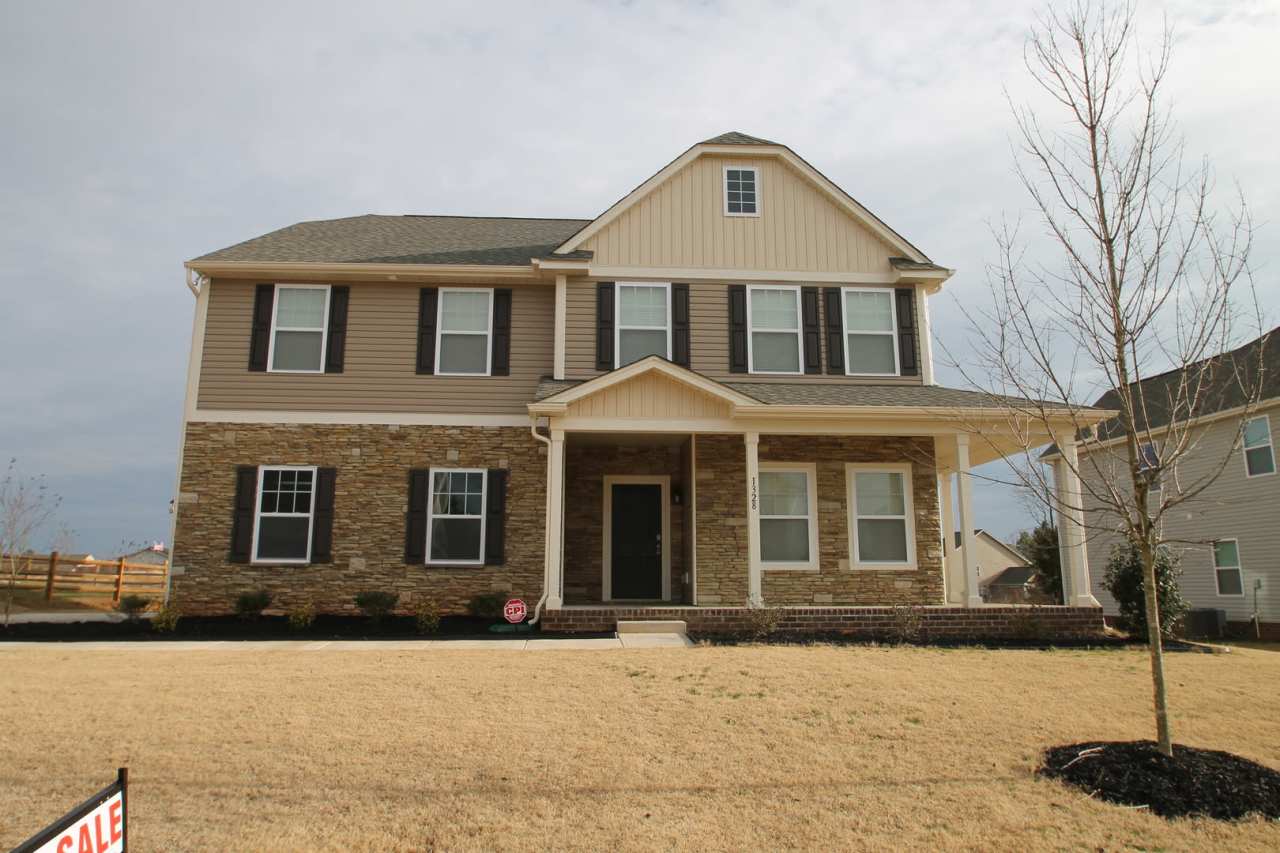 Exclusively Offered by Muse Realty, LLC