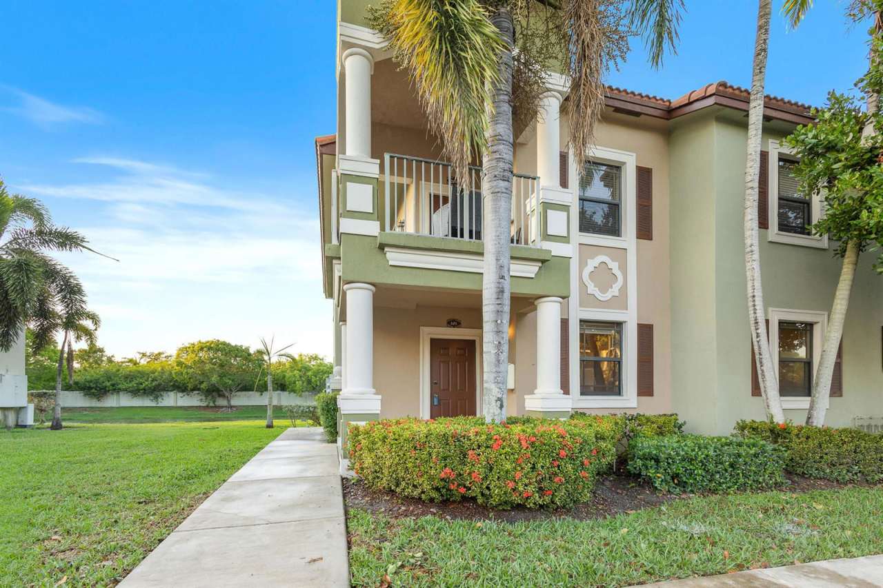 3585 Northeast 5th Street