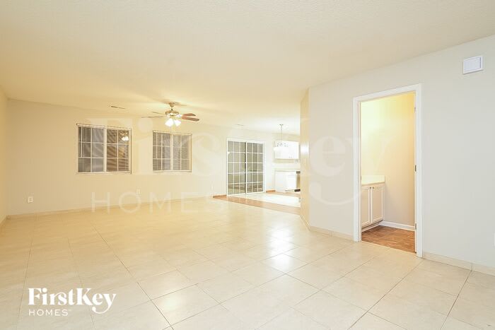 5701 Yachtsman Court