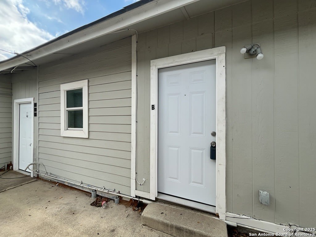 378 E Petaluma Blvd unit: B