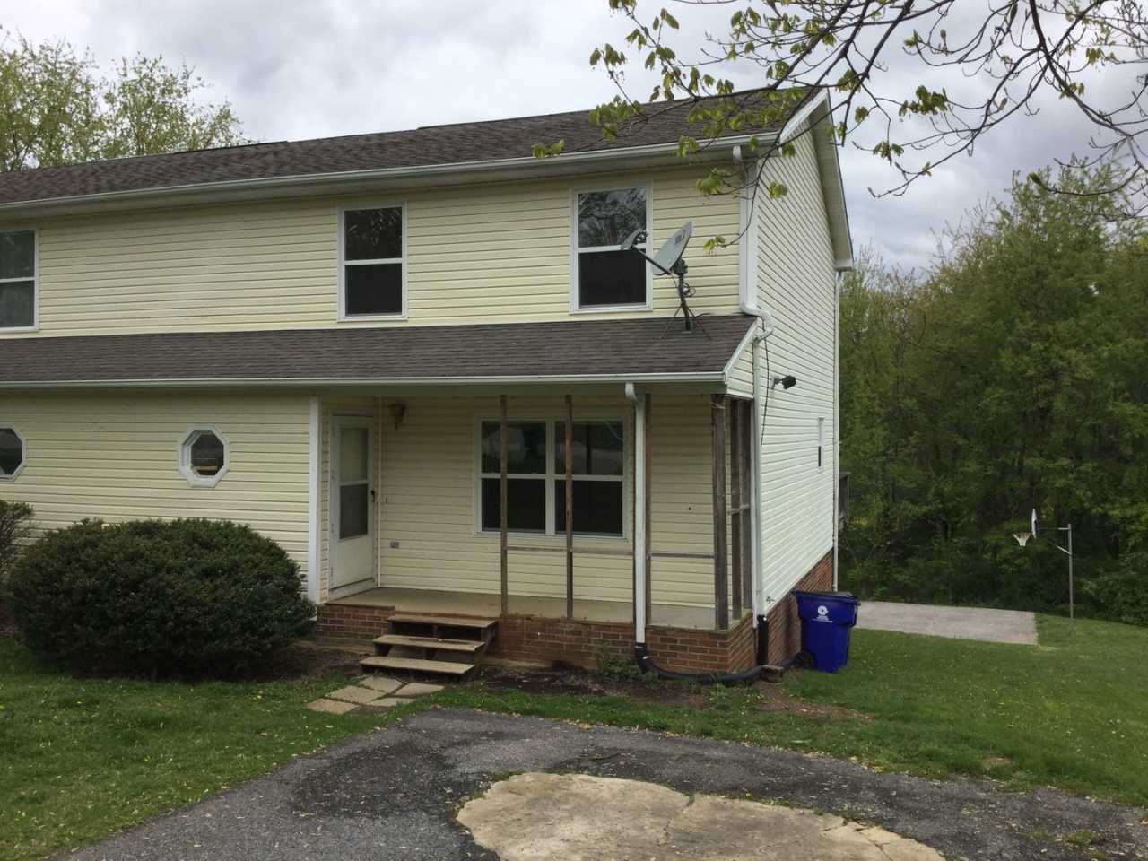 Christiansburg, 3 BR / 2 BA, Available Aug 25