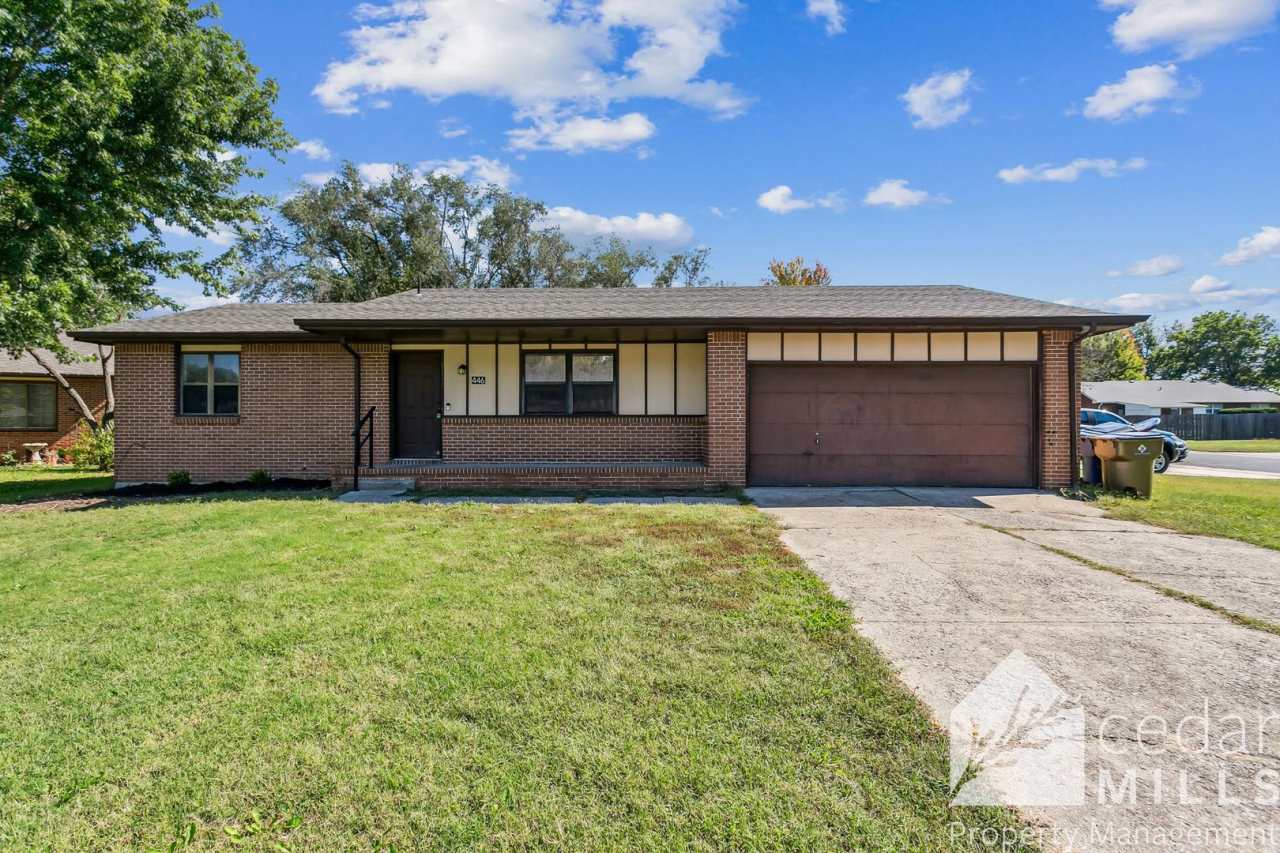 Updated 2 Bedroom Duplex - ANDOVER SCHOOLS!