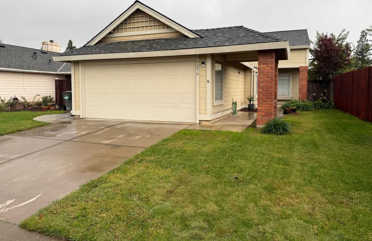 9256 Colonsay Way - Sacramento 95829