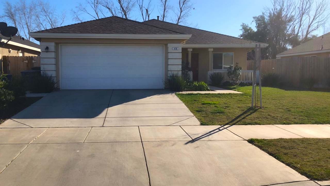 Don’t miss out on this 3 bedroom/2bath home!!!