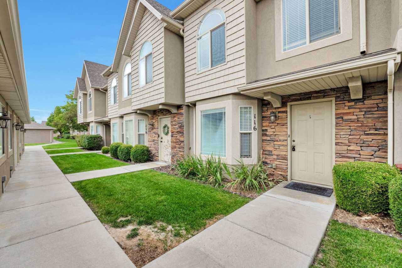 Awesome Lehi Townhouse w 1 car garage!