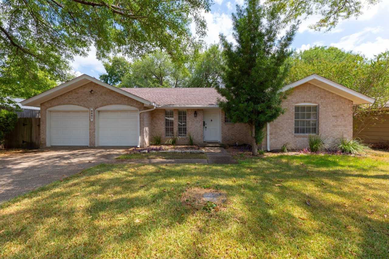 Lovely 3/BR 2/BA Home with Office  Sunroom in