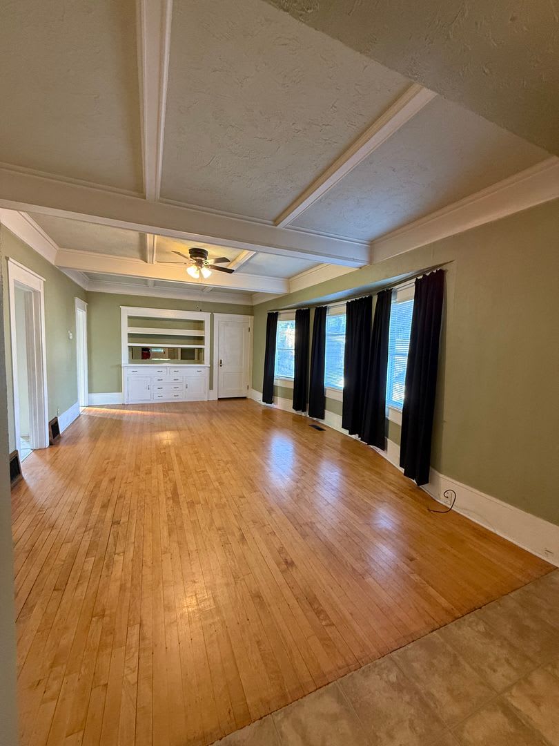 Vintage Victorian-Style Home | 3 Bed | 2 Bath | ~1,500 sq. ft.