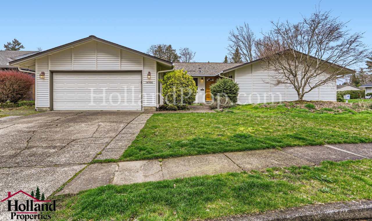 Just Listed! - Stunning 4-Bedroom Home in Beaverton – Fenced Yard, Community Pool  More!